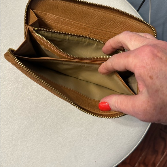 TORY BURCH WALLET BAG ZIP AROUND BROWN PEBBLED LEATHER GOLD HARDWARE - Picture 7 of 9